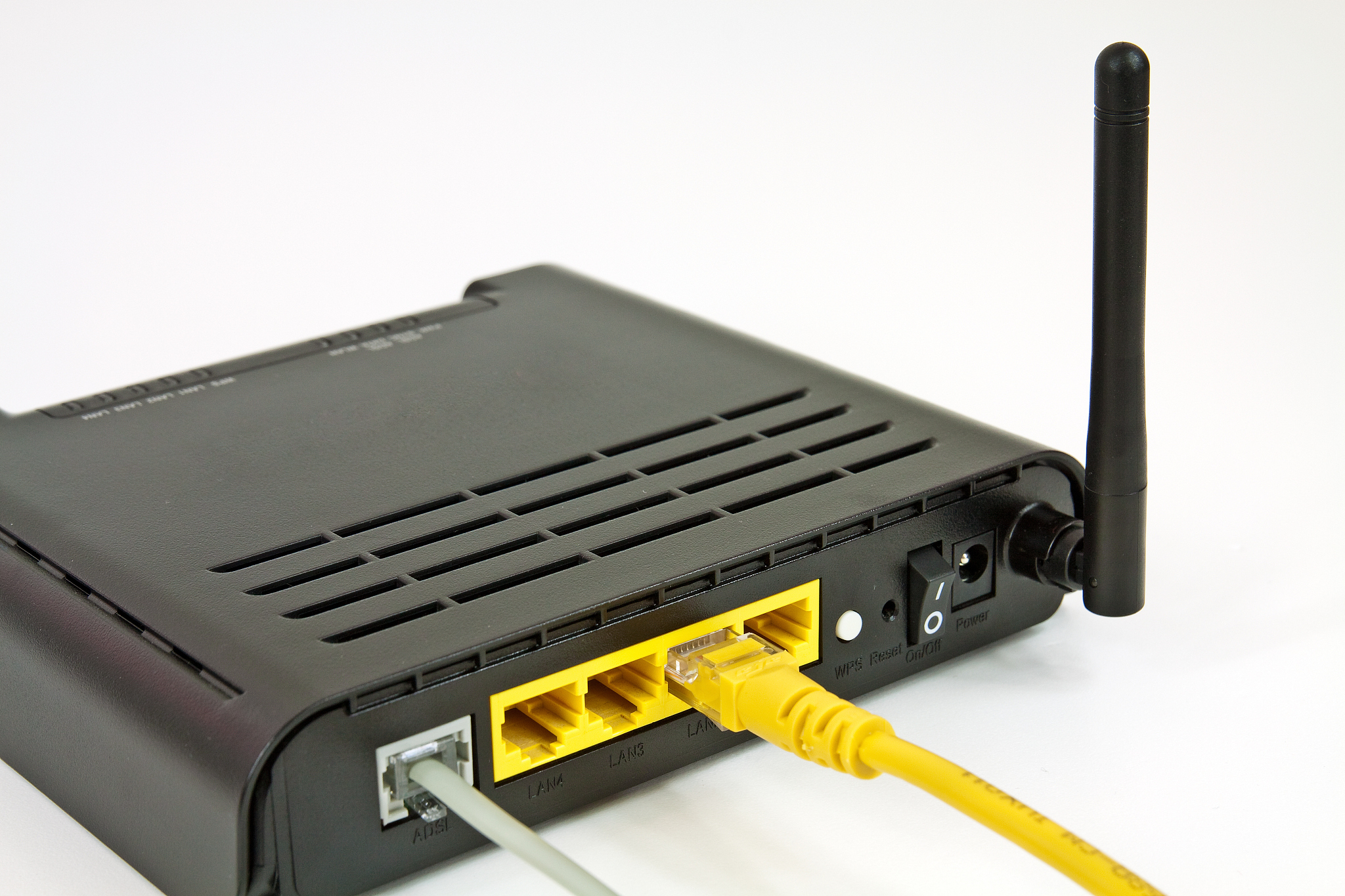 调制解调器：网络连接的‘猫’