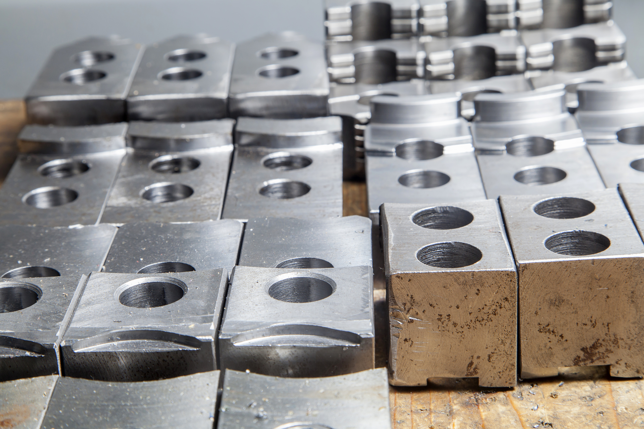 Machine Tool Cushion Steel Plate - English Translation