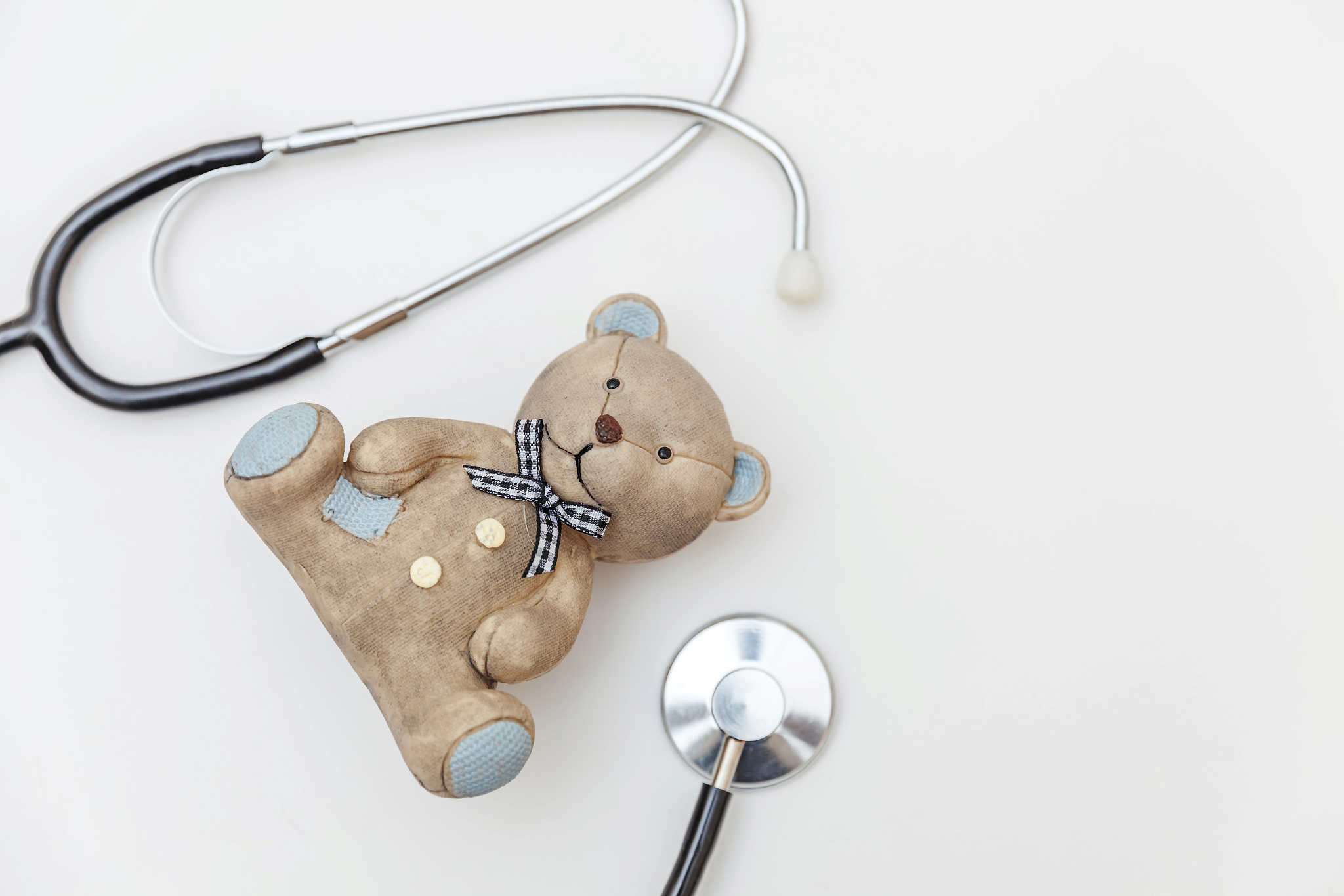 2组织儿童保健技术指导组对辖区内各级医疗机构的高危儿童保健工作进行技术指导与评价及相关信息的管理工作。