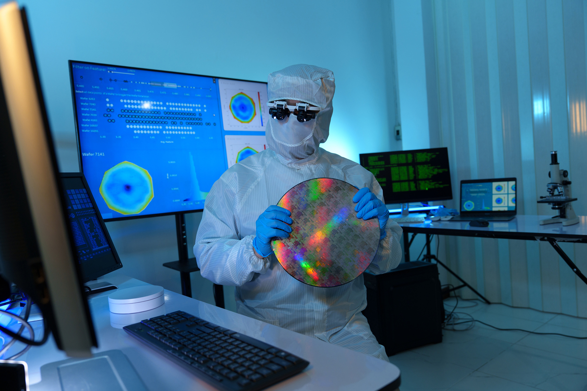 1 微米激光：医疗、军事、遥感等领域的关键技术