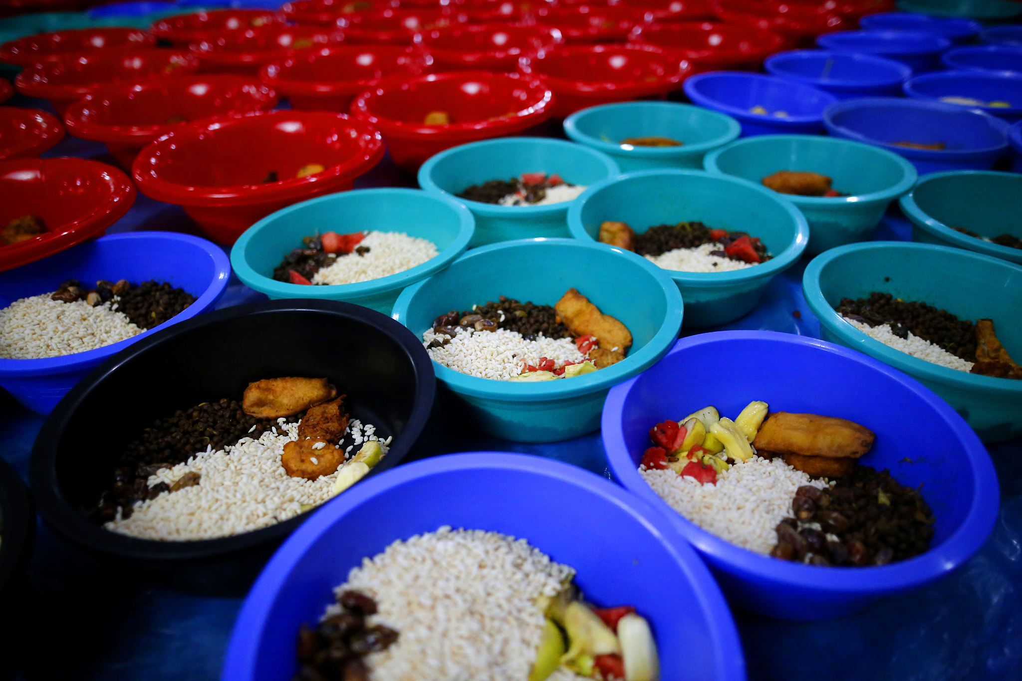 枫叶蒸出来是蓝色的糯米饭怎么回事