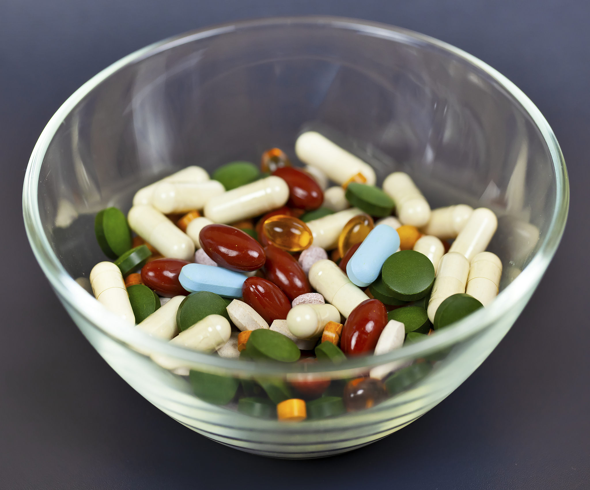 螺旋藻胶囊长期食用指南：适用人群、益处及注意事项