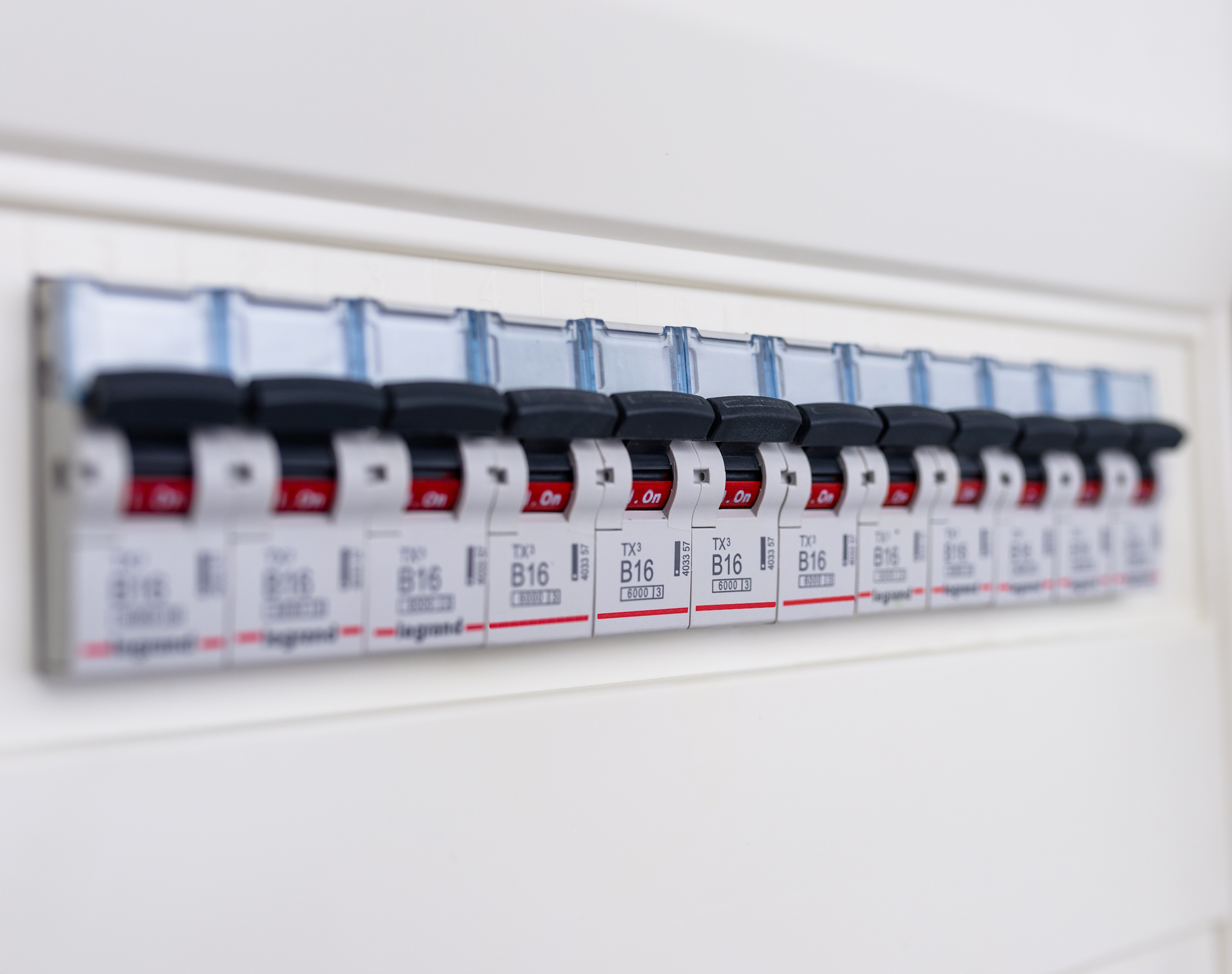 轩逸经典保险盒位置图解 - 快速找到并更换保险丝