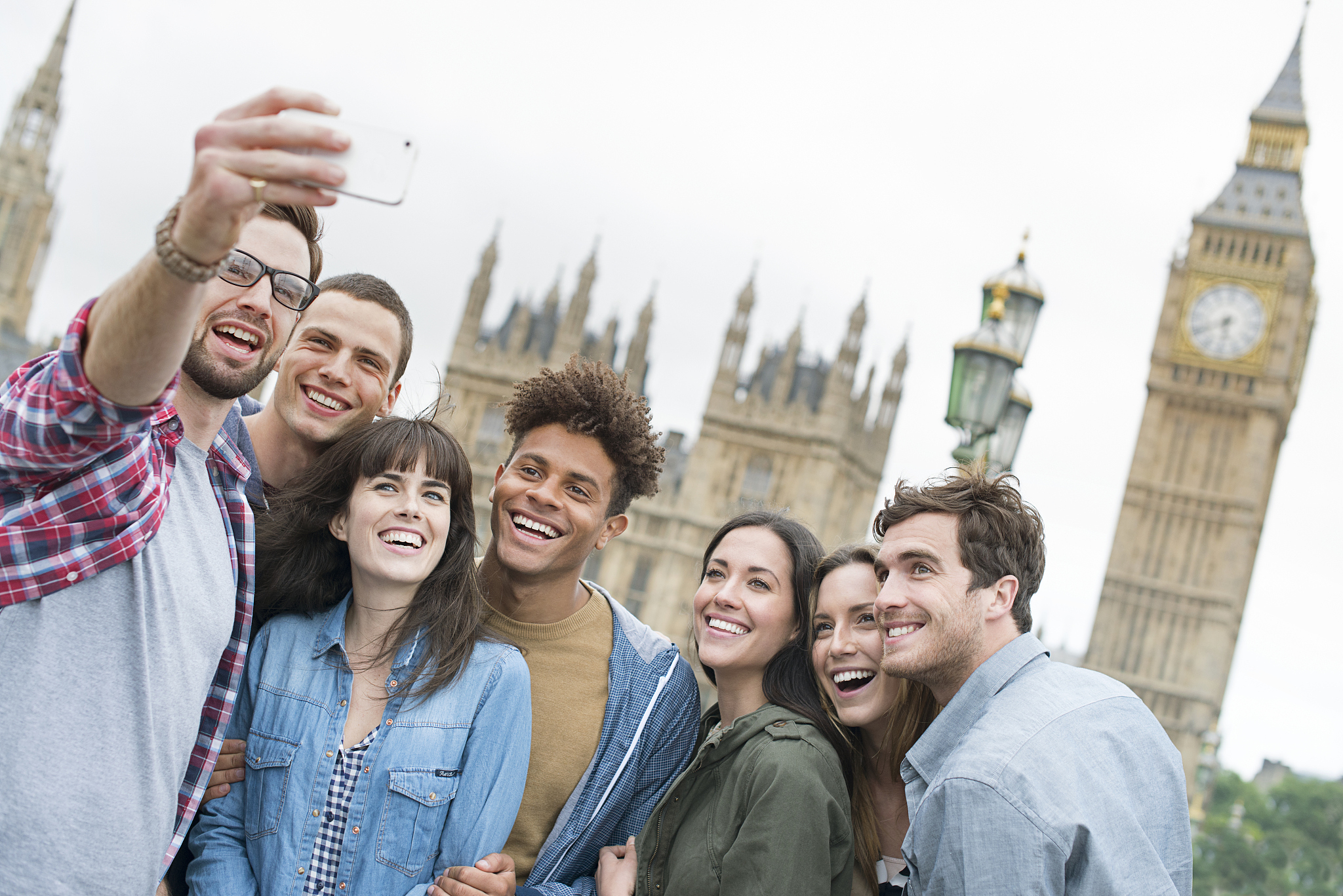 让我们退后一步。什么是美国白人文化？请注意不要提及从黑人文化、LGBTQ 文化、亚洲文化、墨西哥文化和欧洲文化中吸取的东西。