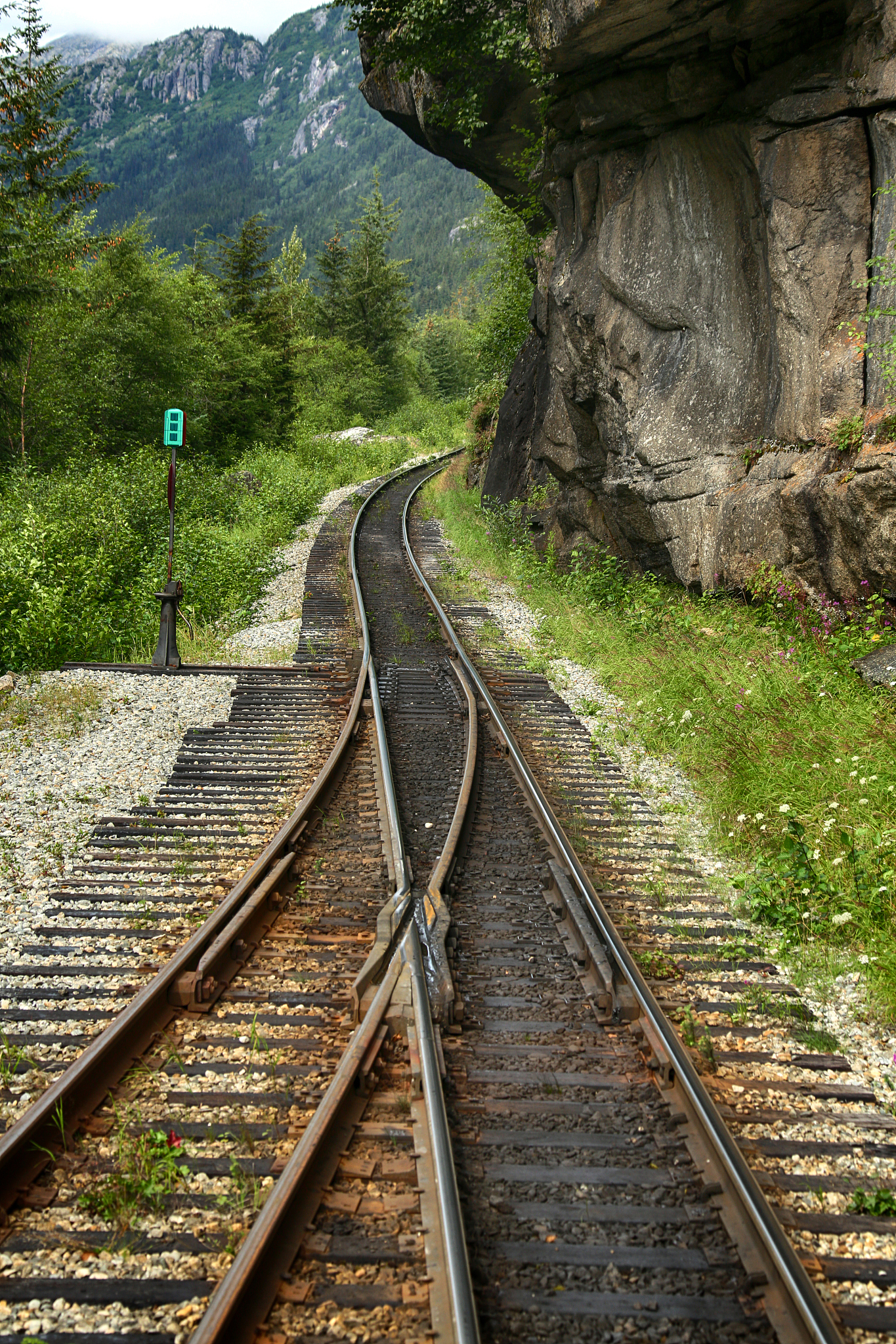 重庆铁路学校教学条件与师资力量保障：打造铁路人才培养基地