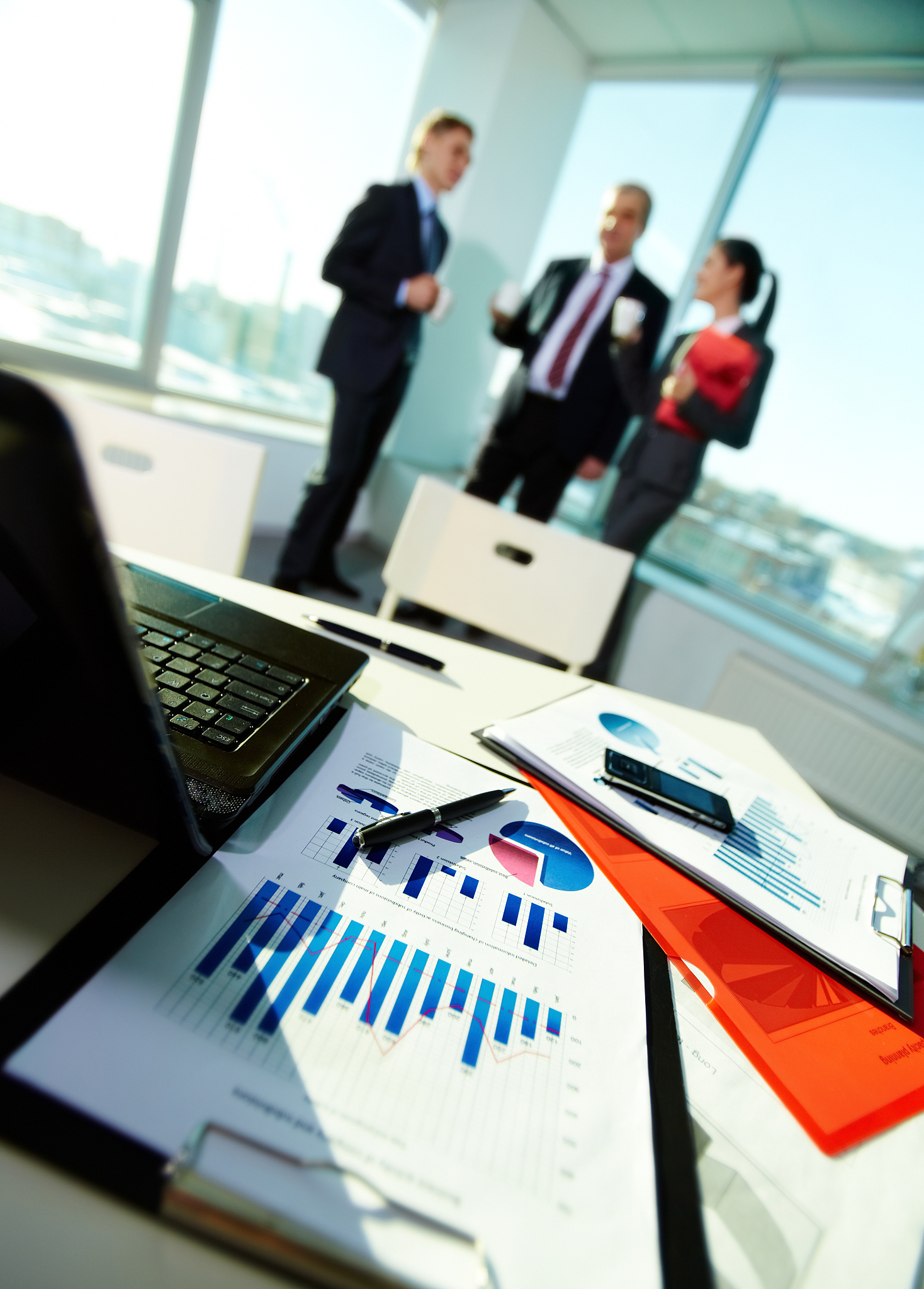 个人陈述要求展现的是学生日常学习之外的品质比如执着于课外的经济方面实践活动并在过程中找到自己热爱的事业方向探索到自己的所长之处。或者通过一两个记忆犹新的故事展现自己对于社会和组织的独特思考