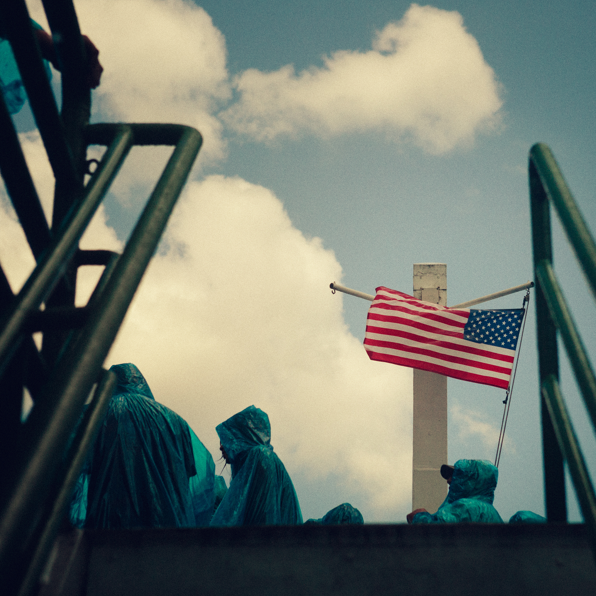 美国国会银行危机听证会：反思与警示