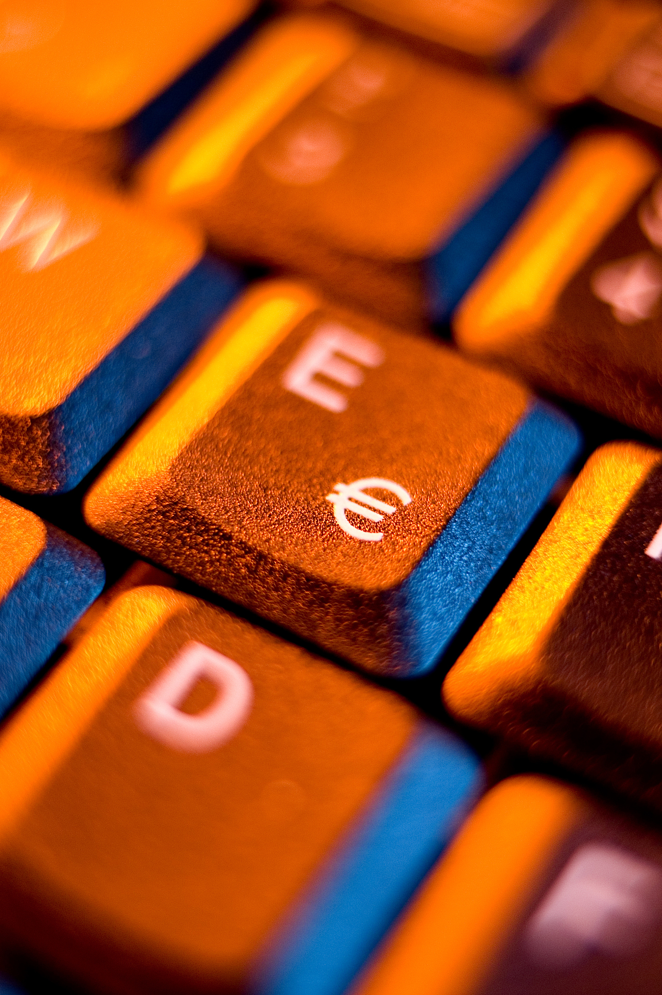 四川高中毕业生可以读中专吗？选择中专的利弊分析