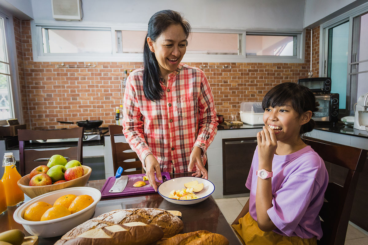 如何成为一个让女朋友开心的好男人：厨艺精进、幽默风趣
