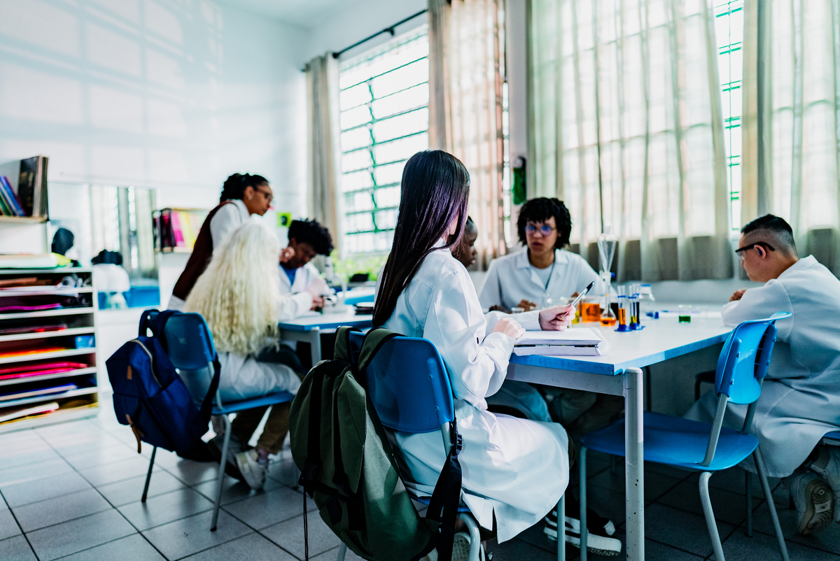 成都卫校药剂专业 - 全方位培养药学人才