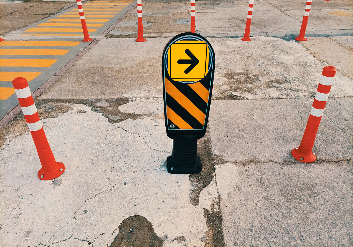 道路旁边停车能不能压实线