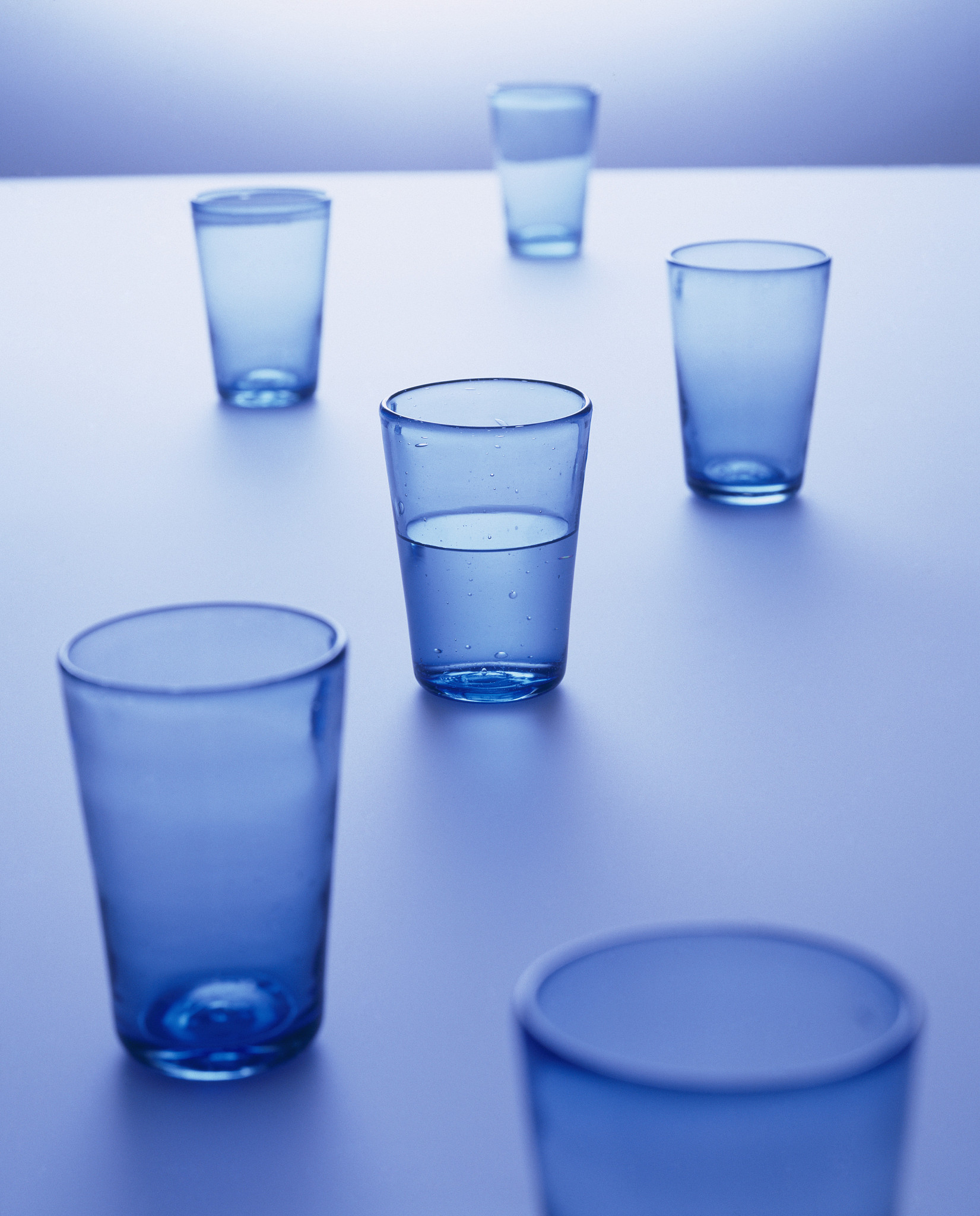 56 毫米内径，200 毫米高的杯子能装多少升水？