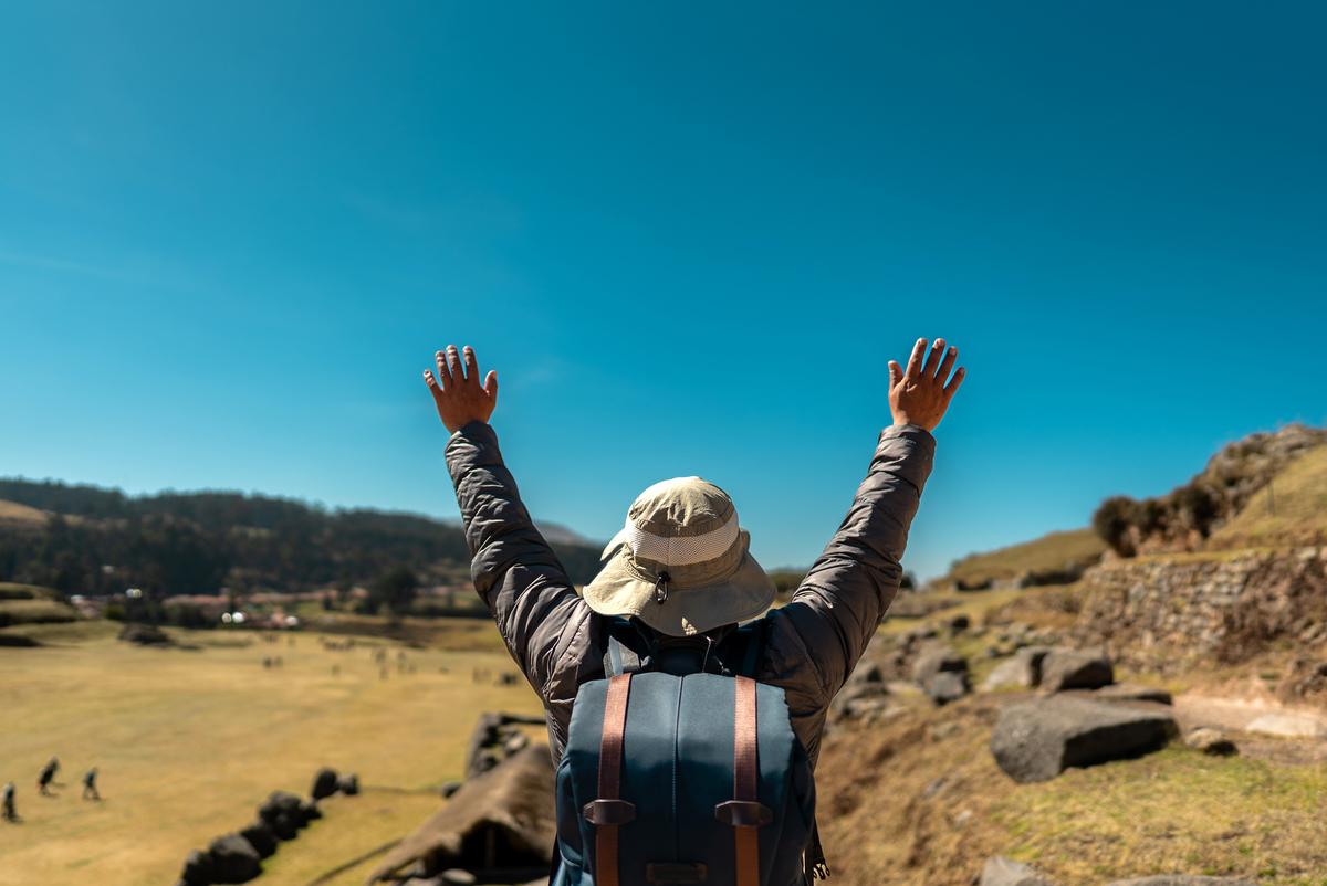 写篇500字出门远行寻找自己。的旅游短视频文案