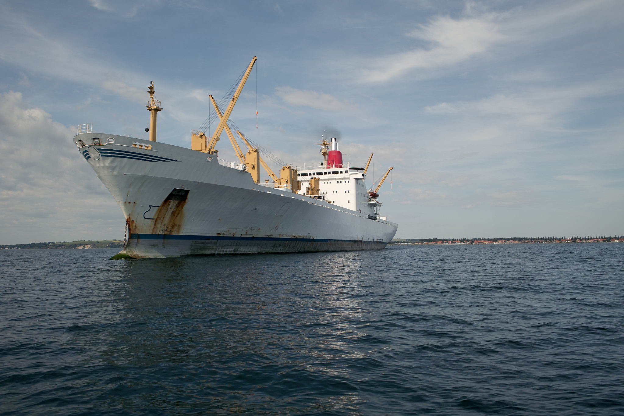 white ship