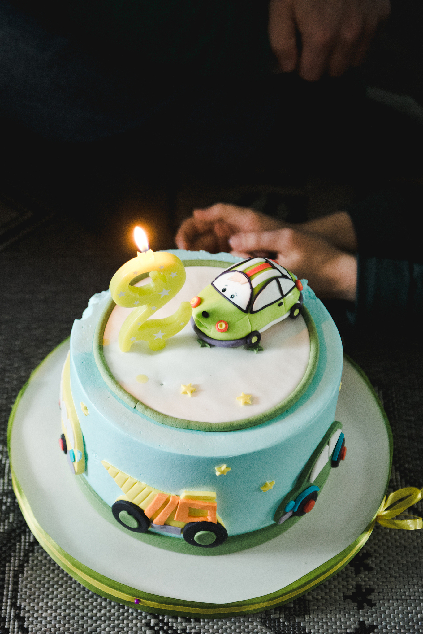 四岁生日，蛋糕承载的成长与快乐