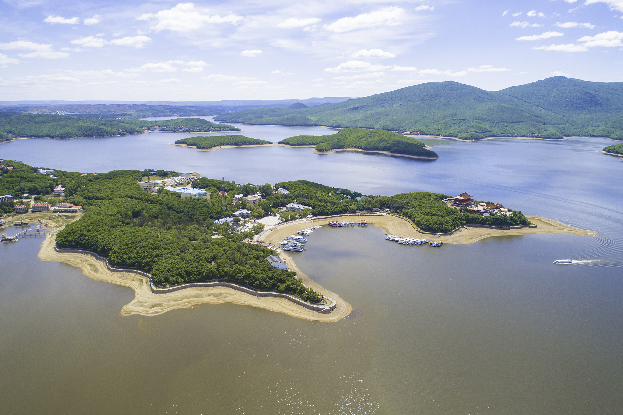 东江湖：广东东莞的美丽湖泊