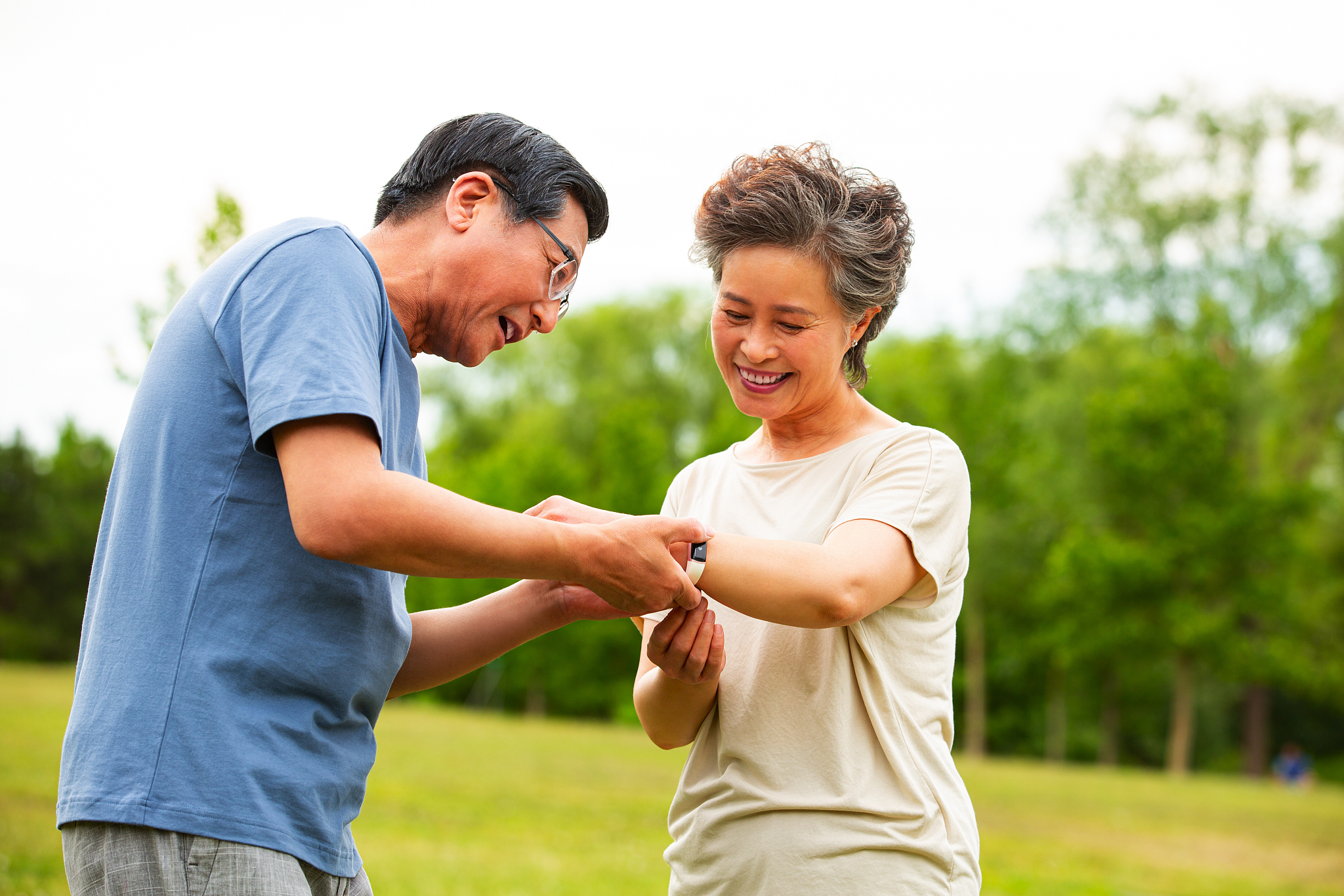 老人智能手表归纳优劣势