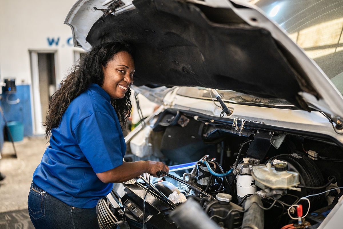 2020年重庆女生学什么汽修学校好