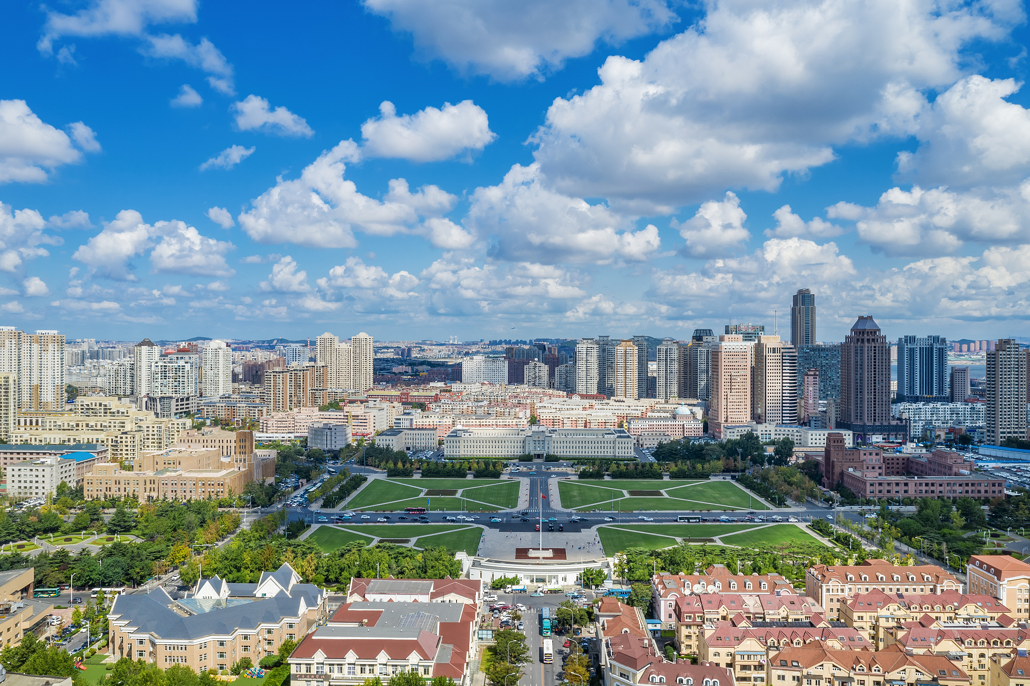 云下的城市