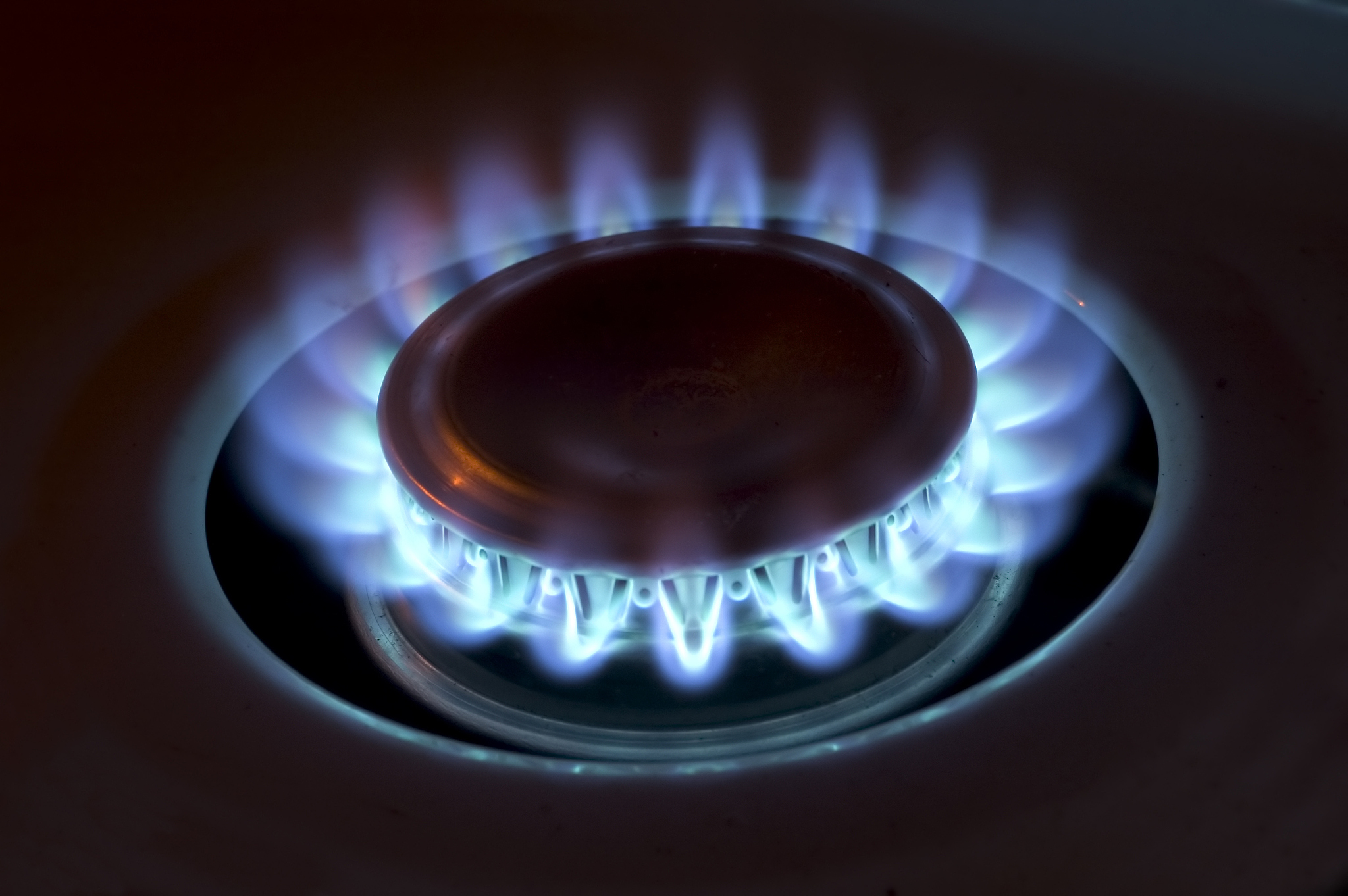 翻譯以下文章組英文

昨日我哋正式搬入, 開始煮食, 發現廚房有四個煮食爐頭, 有一個係完全冇火, 有一個個火就非常之弱, 麻煩處理