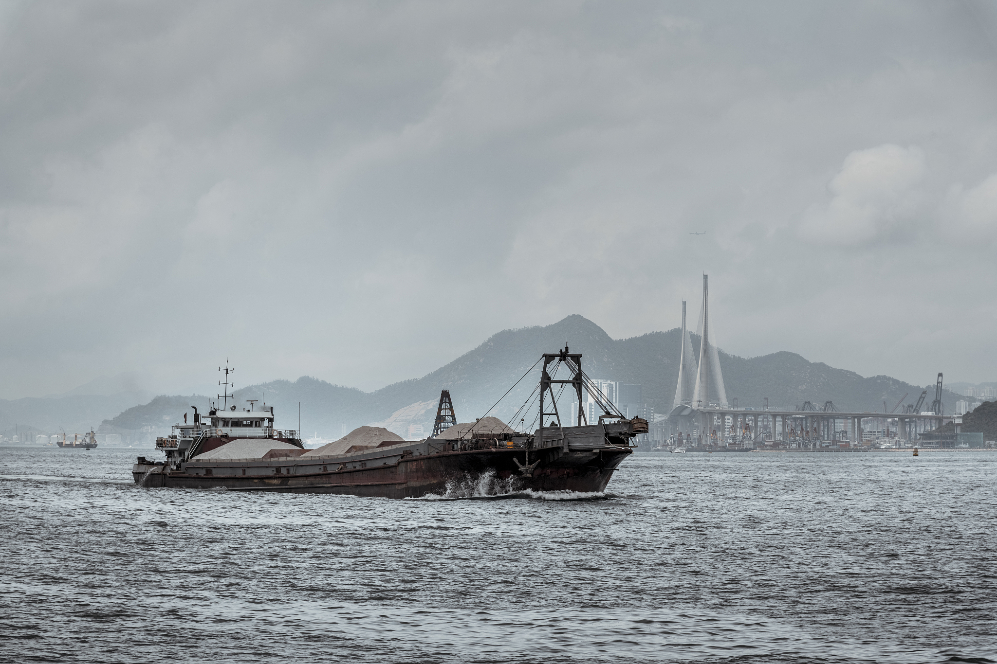 hong kong barge