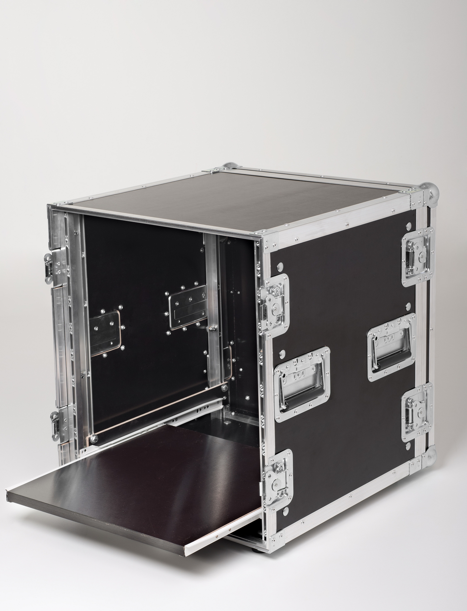 产品竞争优势全铝合金机箱的优点