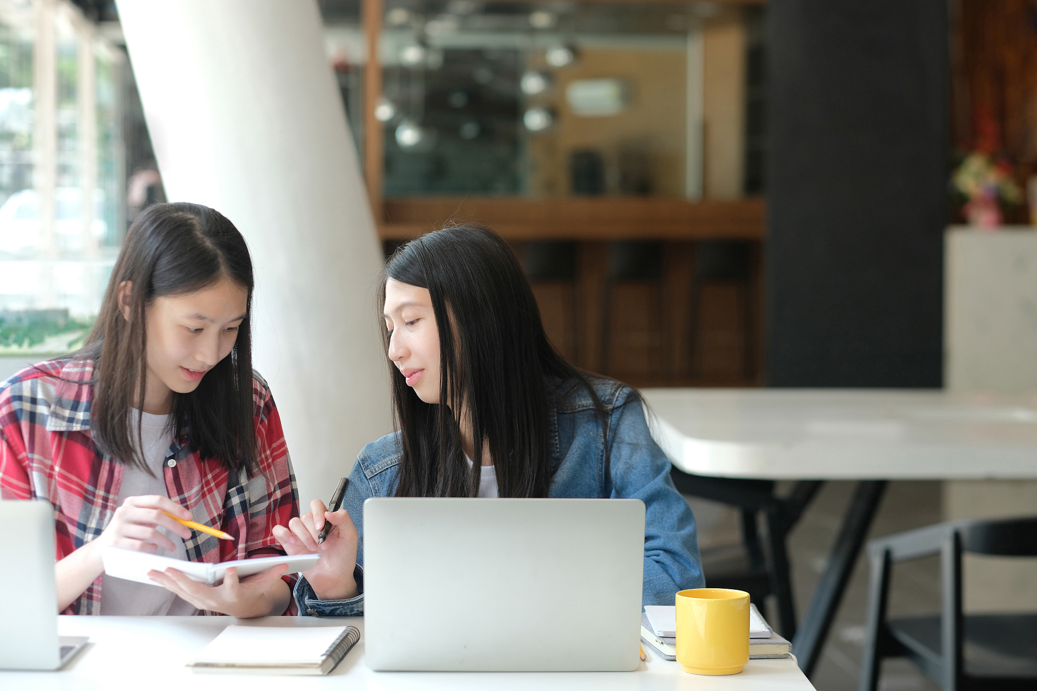 适合初中毕业女生学的计算机类专业有哪些
