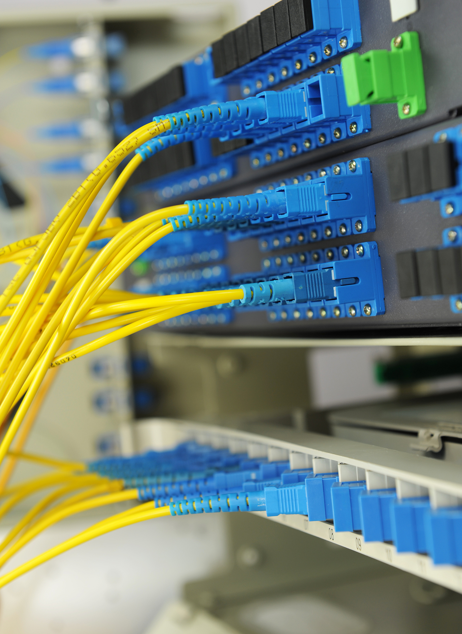 某PCI‐Express 30 X16 的标准总线采用全双工128‐130 编码模式总线频率为5GHz若系统时钟频率为133MHz则该总线的有效带宽是_