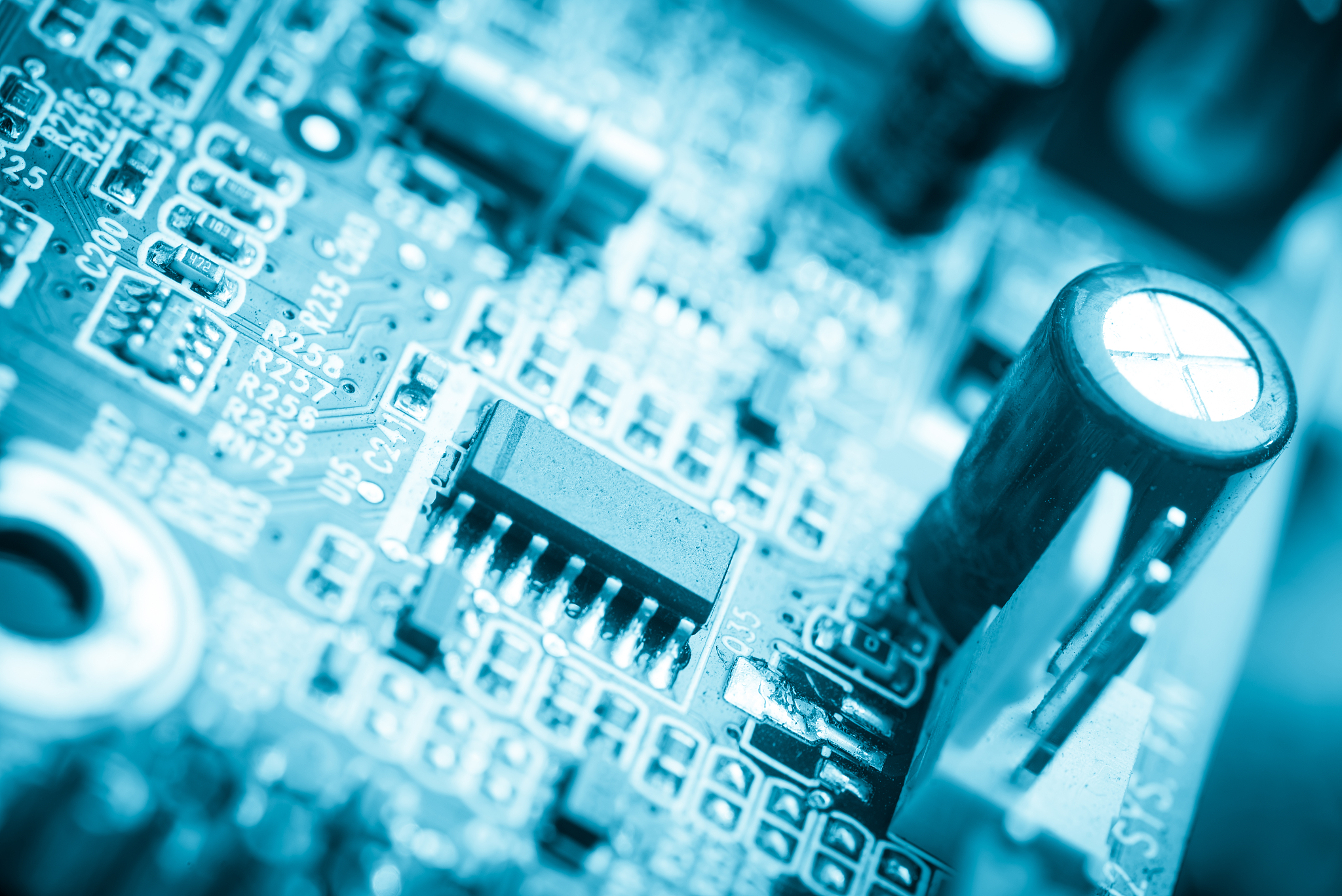 给出你认为的未来晶体管的样子并解释这样设计的原因