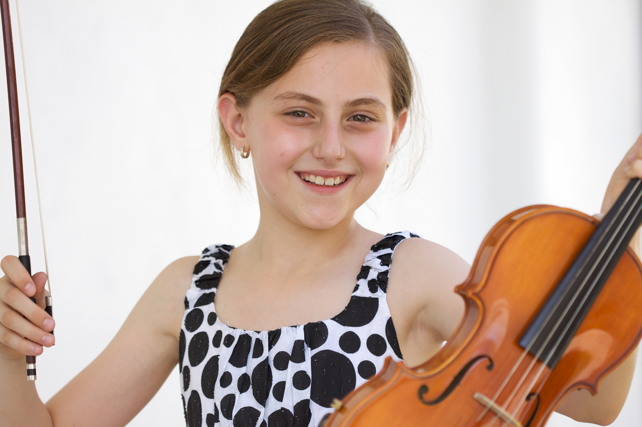 enjoying  violin class