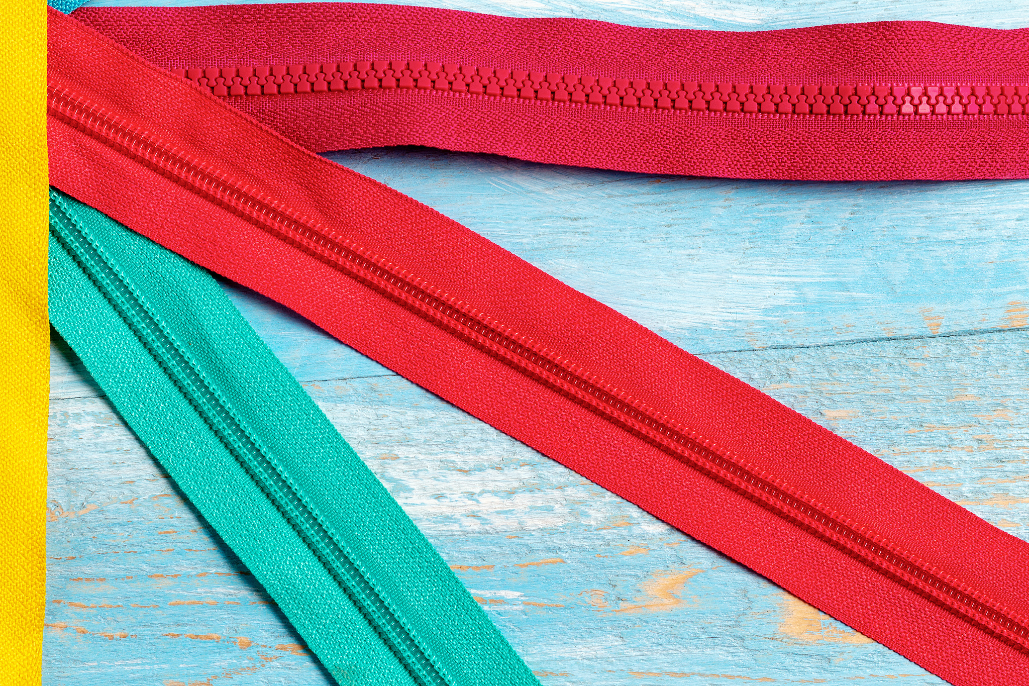 pack lot of colorful plastic and metal zippers stripes with slid