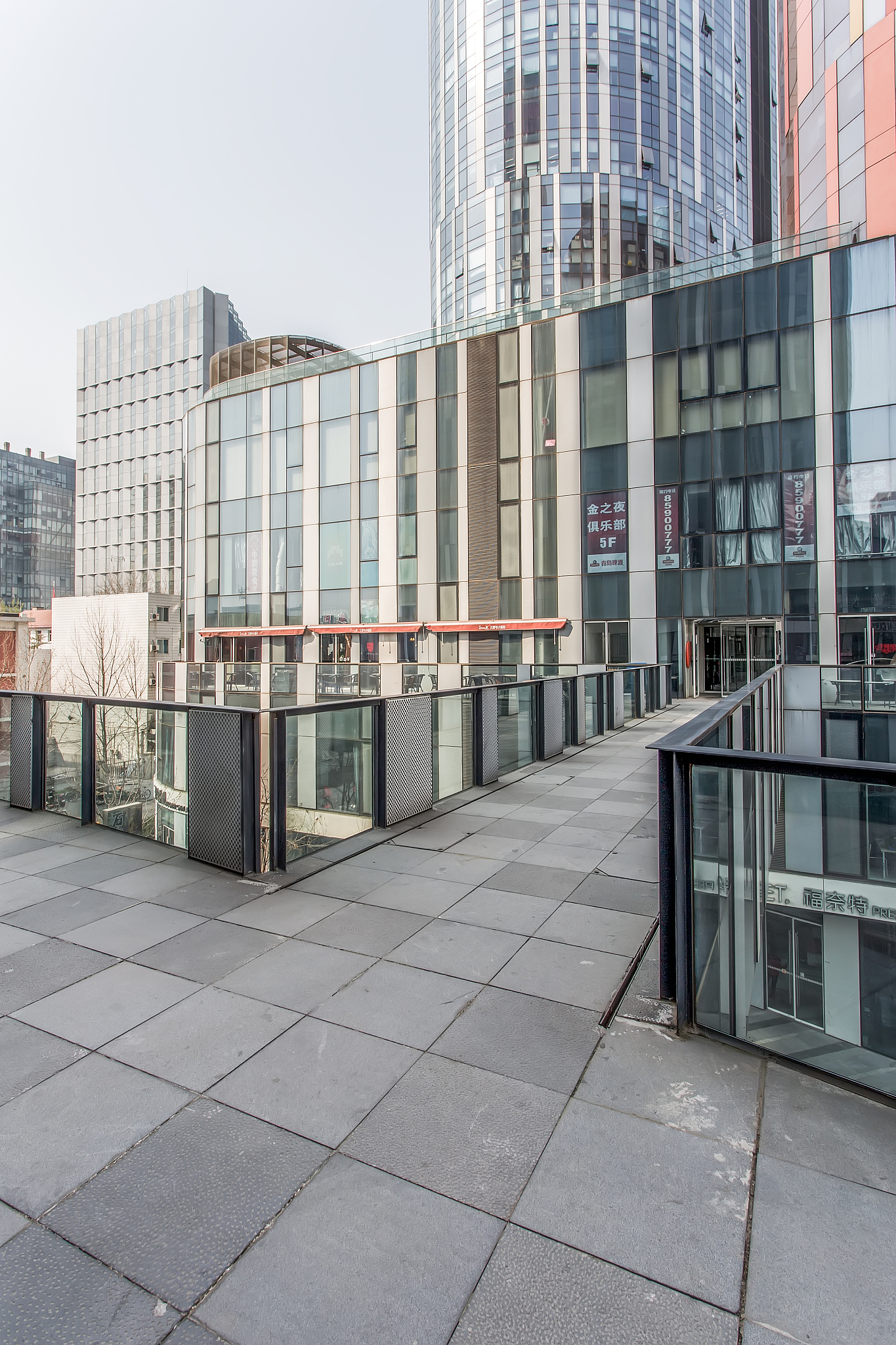 商业广场工程宣传标语 - 打造完美商业空间