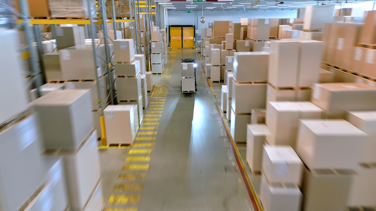 X 物流企业仓储管理问题及对策研究：仓库设施设备篇