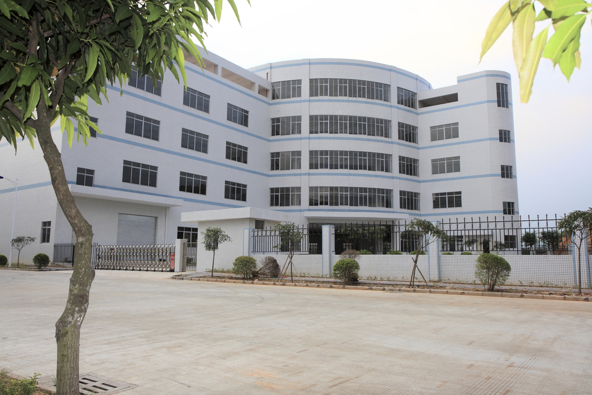 中山南朗李东海理工学校专业介绍 - 机械设计、电子信息、建筑学等 中山南朗李东海理工学校专业介绍 - 机械设计、电子信息、建筑学等