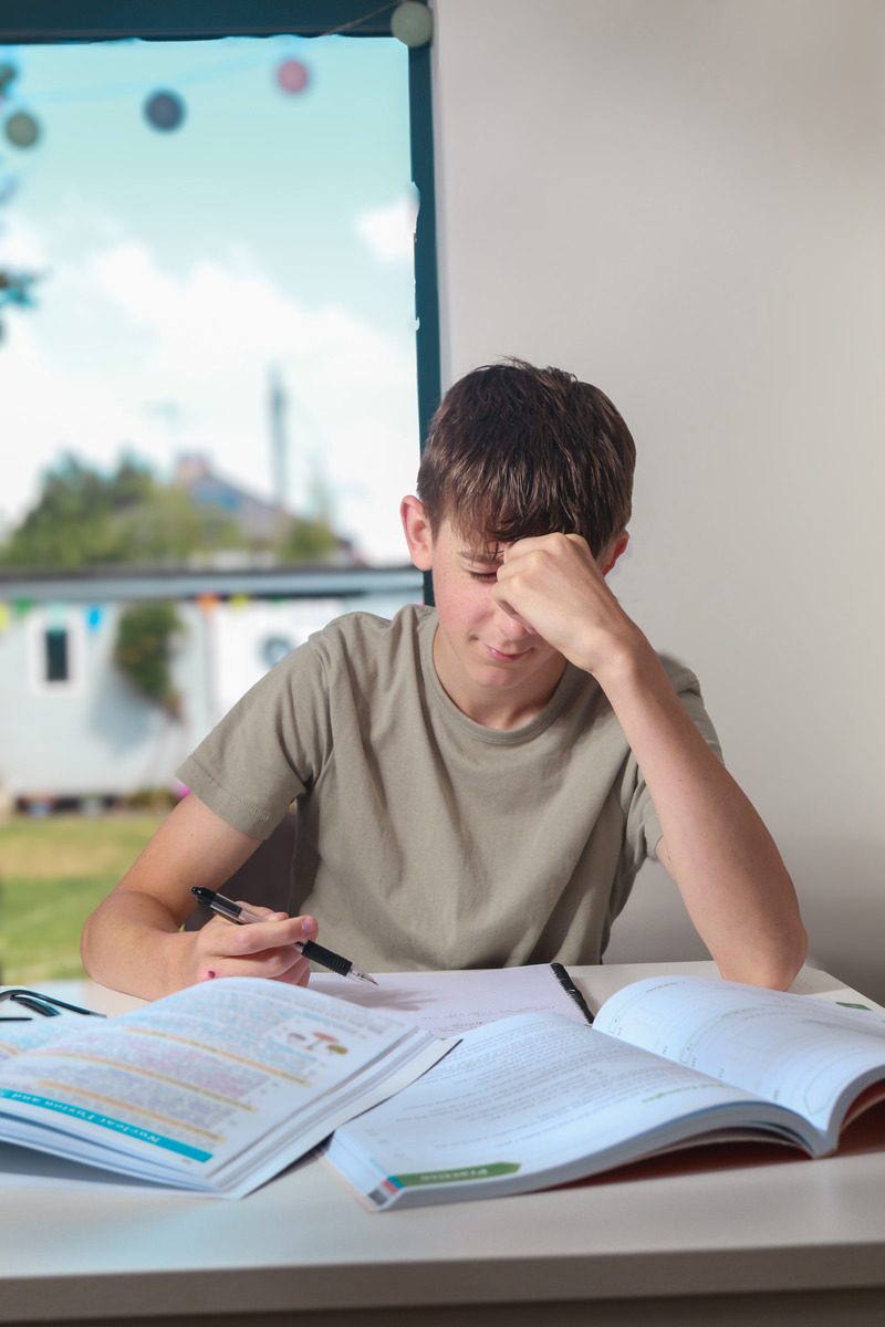 小学生学习压力大，感到无奈怎么办？