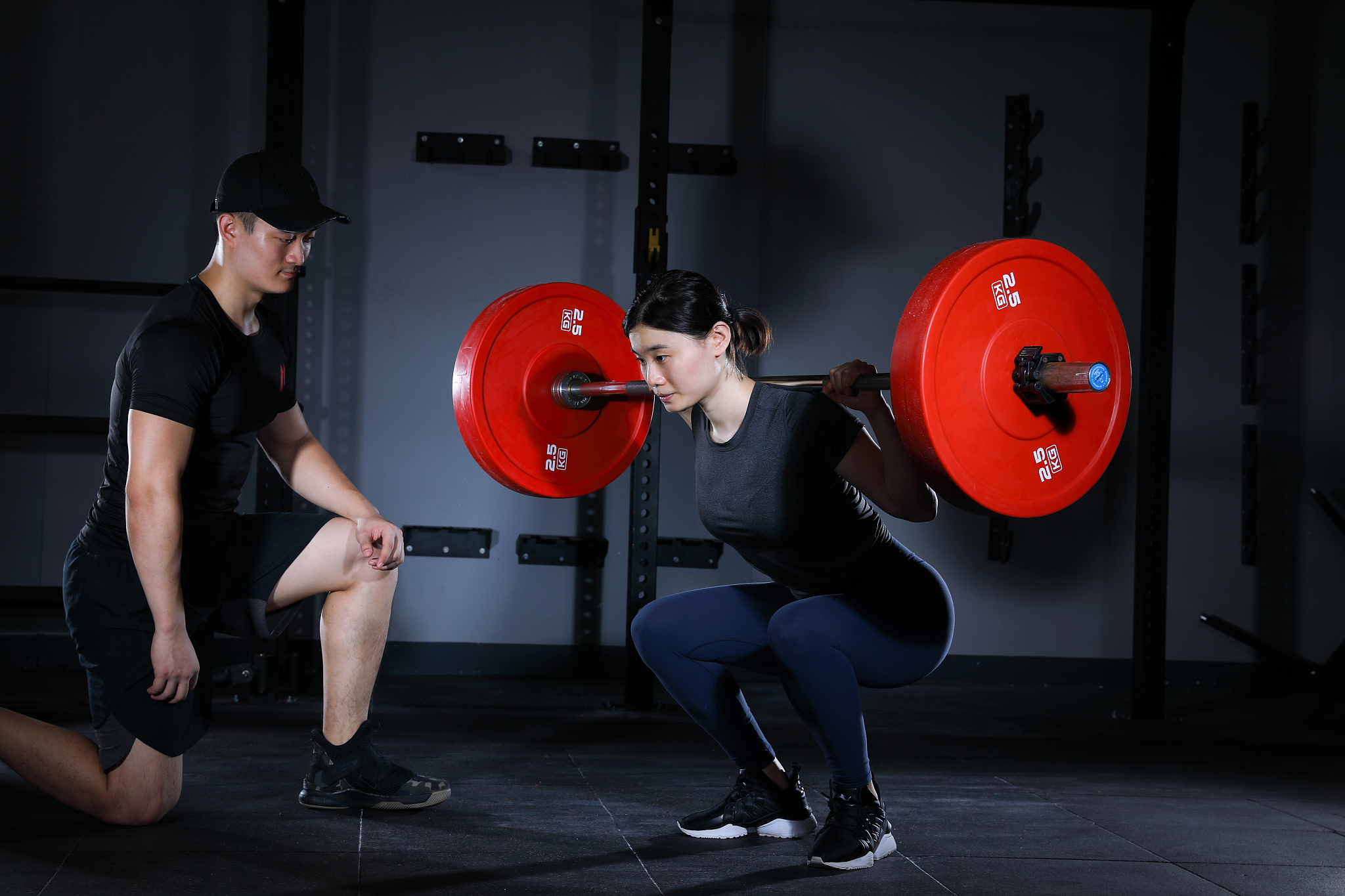 杠铃深蹲320kg是什么水平