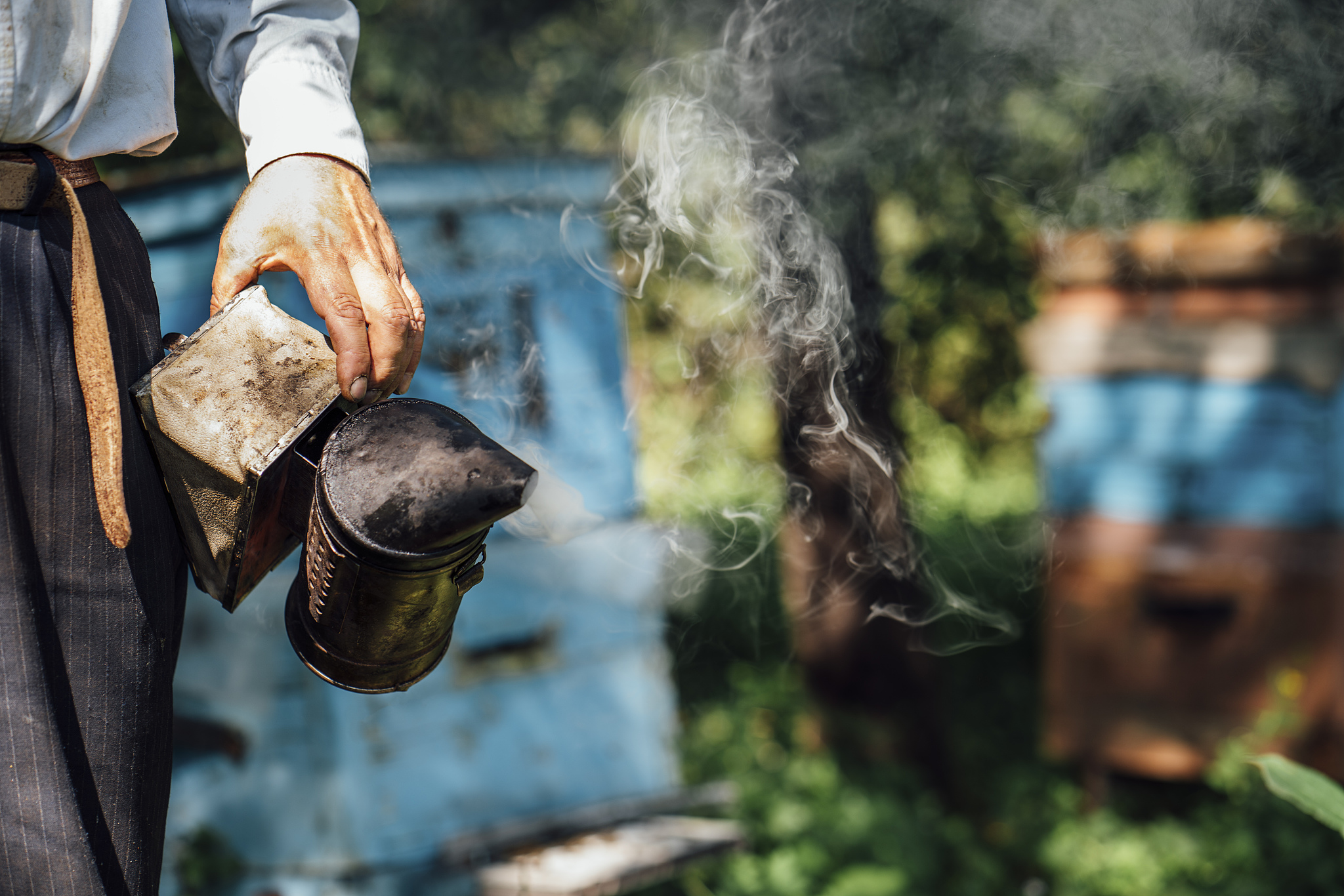 开展制定一岗一册制度的过程。通过建立领导小组召集各单位各部室负责人参与编制召开专题会议研究讨论；通过交控集团组织的编制一岗一册培训对标制定标准结合本单位实际情况及时更新一岗一册内容根据各岗位职权列其目录包括：岗位基本情况、岗位规定规程建立情况、岗位风险防控情况、岗位防护用品配备使用情况、岗位应急预案及演练情况、岗位安全知识技能掌握情况、岗位权利落实情况以及岗位其他情况。参加国资委主办的市属企业安全