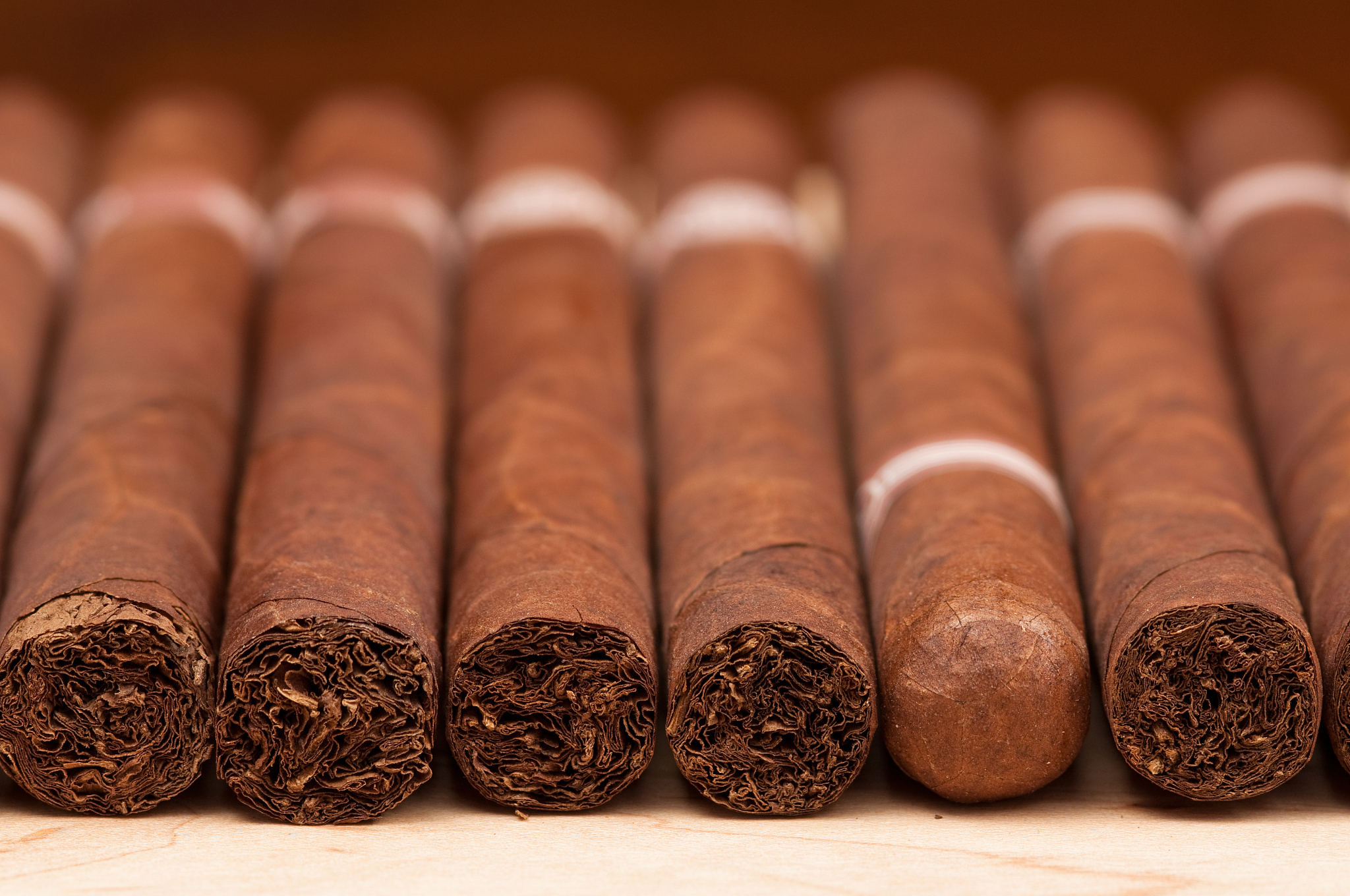 安徽王冠雪茄：高端中国雪茄品牌