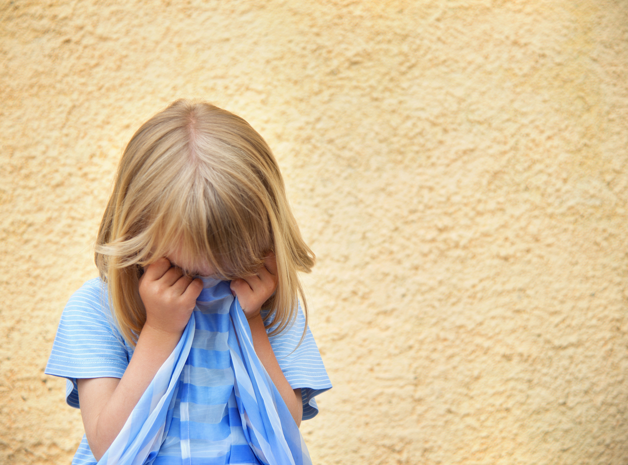 如何治疗焦虑青少年抑郁？以此为题写一篇800字的文章要求有共鸣共情文笔优美自然。