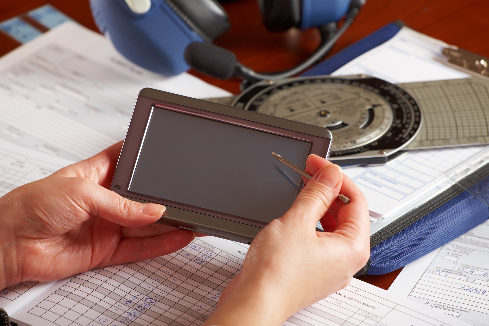 基于麦克风距离的定位算法：训练数据生成与预测