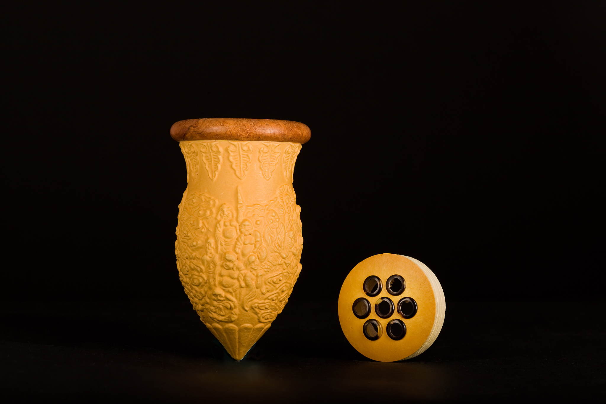 电子艺术品指南：格式、图题、表格和参考文献