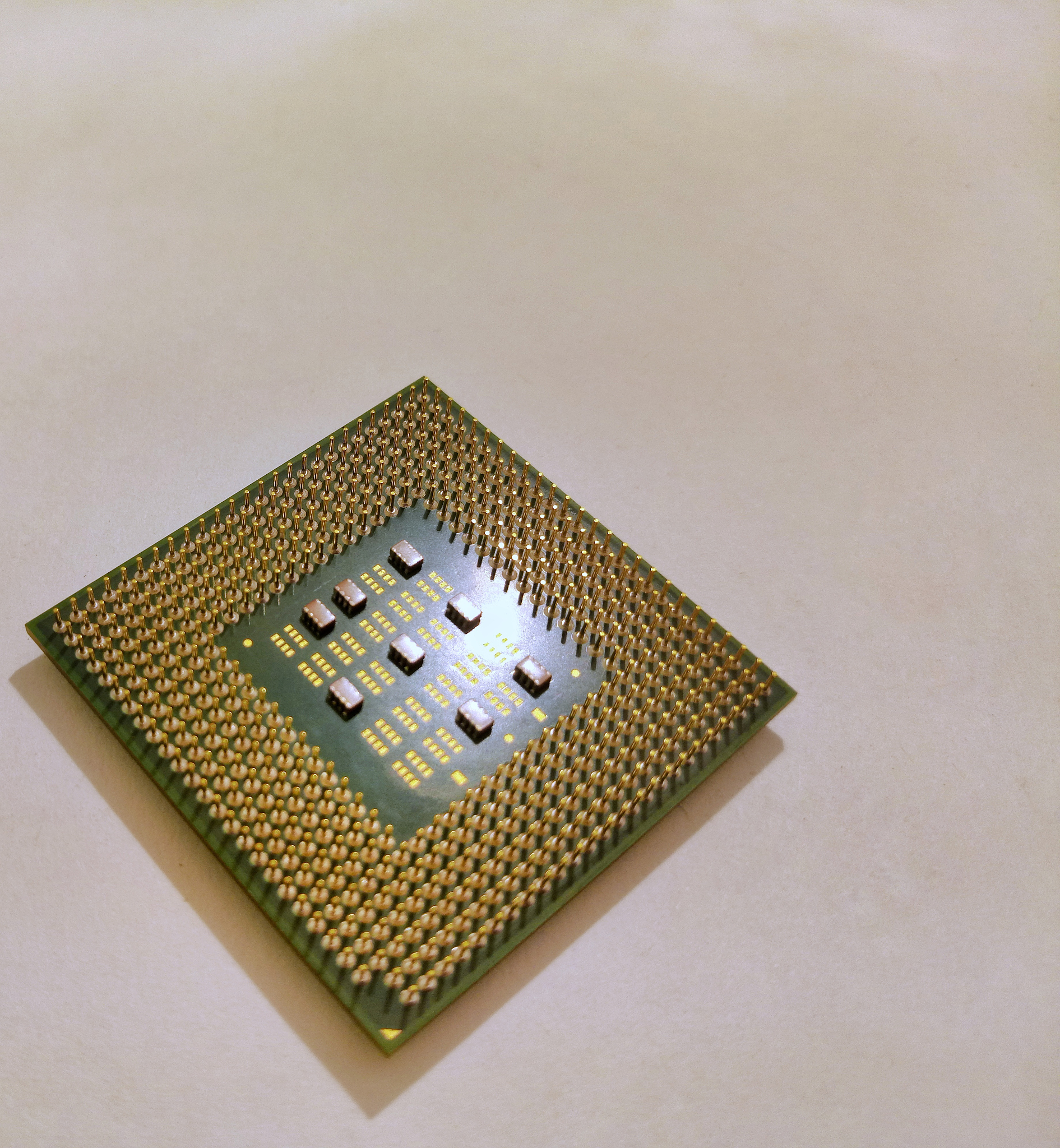 CPU架构为i686 i686 i386 是32位还是64位CPU