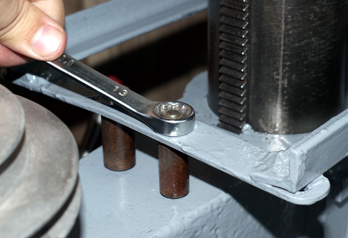 铆钉孔垂直度测量方法：详细步骤和注意事项