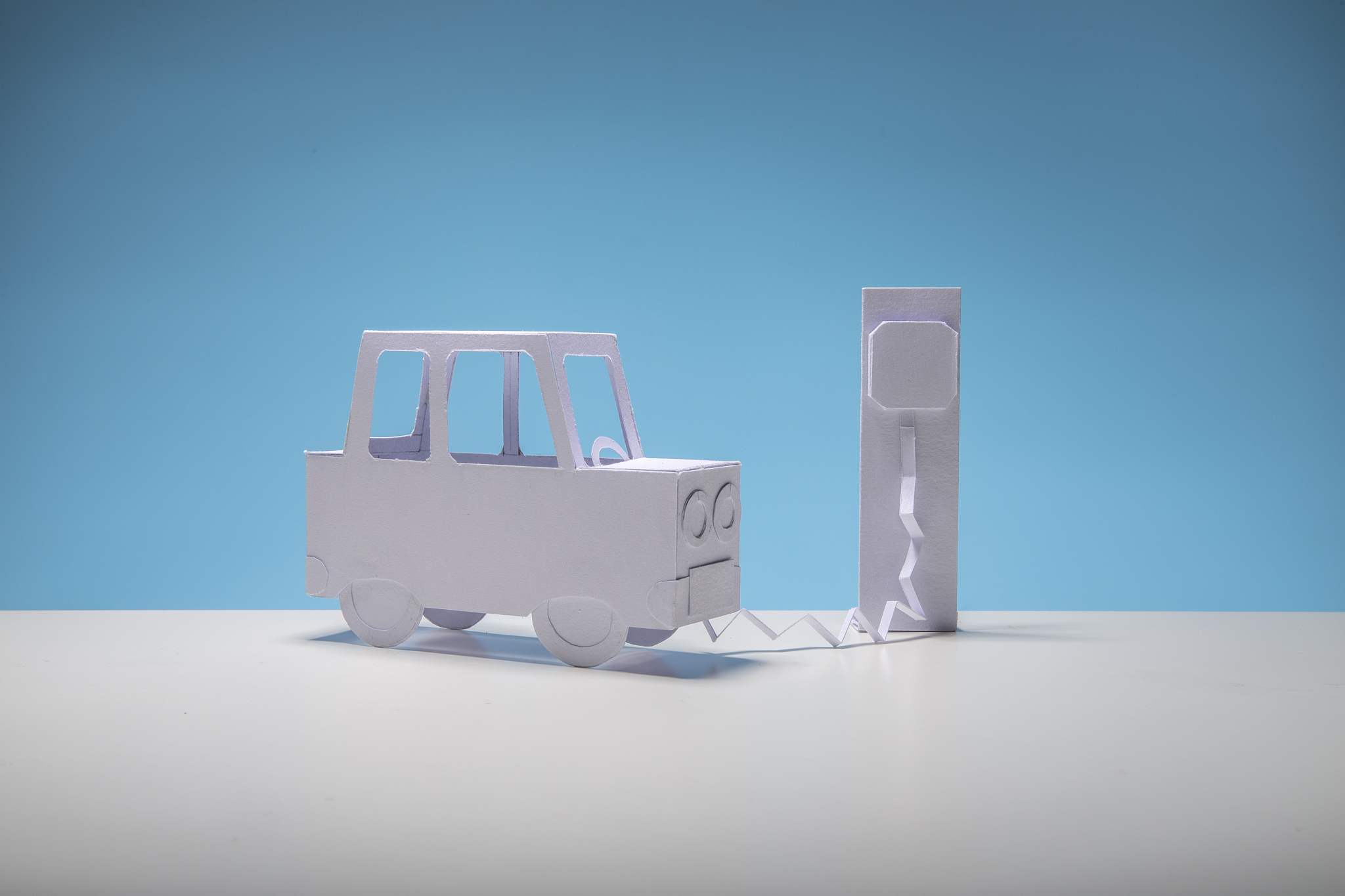 白色纸汽车