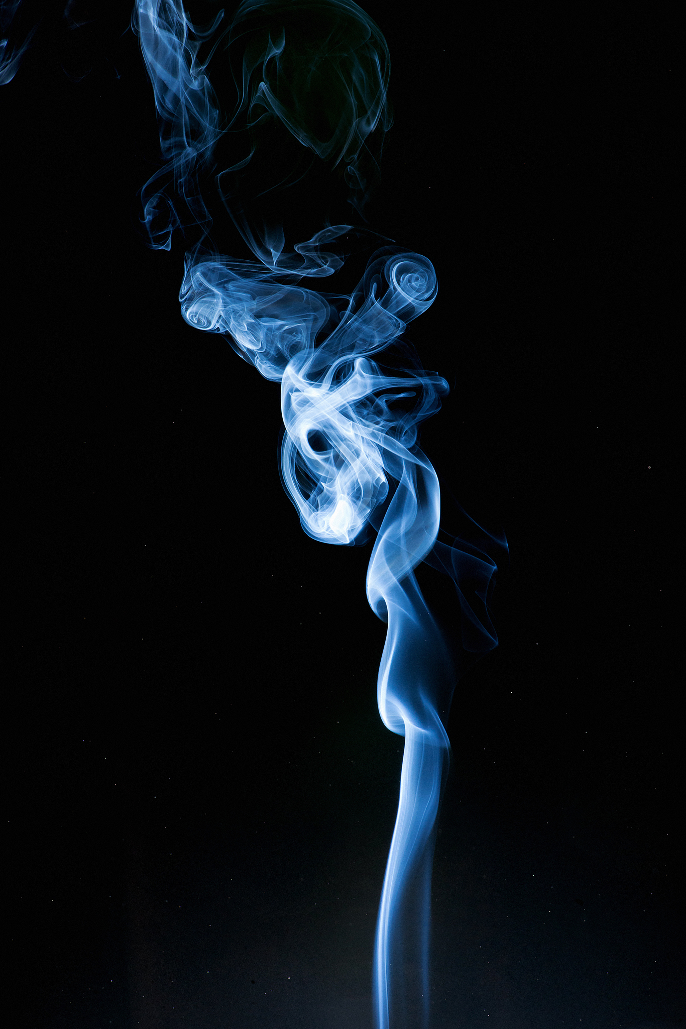 phoenix火凤凰流体中香烟预设如何修改烟雾颜色 A在体积渲染中修改烟雾颜色 B通过发射器中修改RGB颜色 C在粒子系统中修改颜色 D通过材质修改