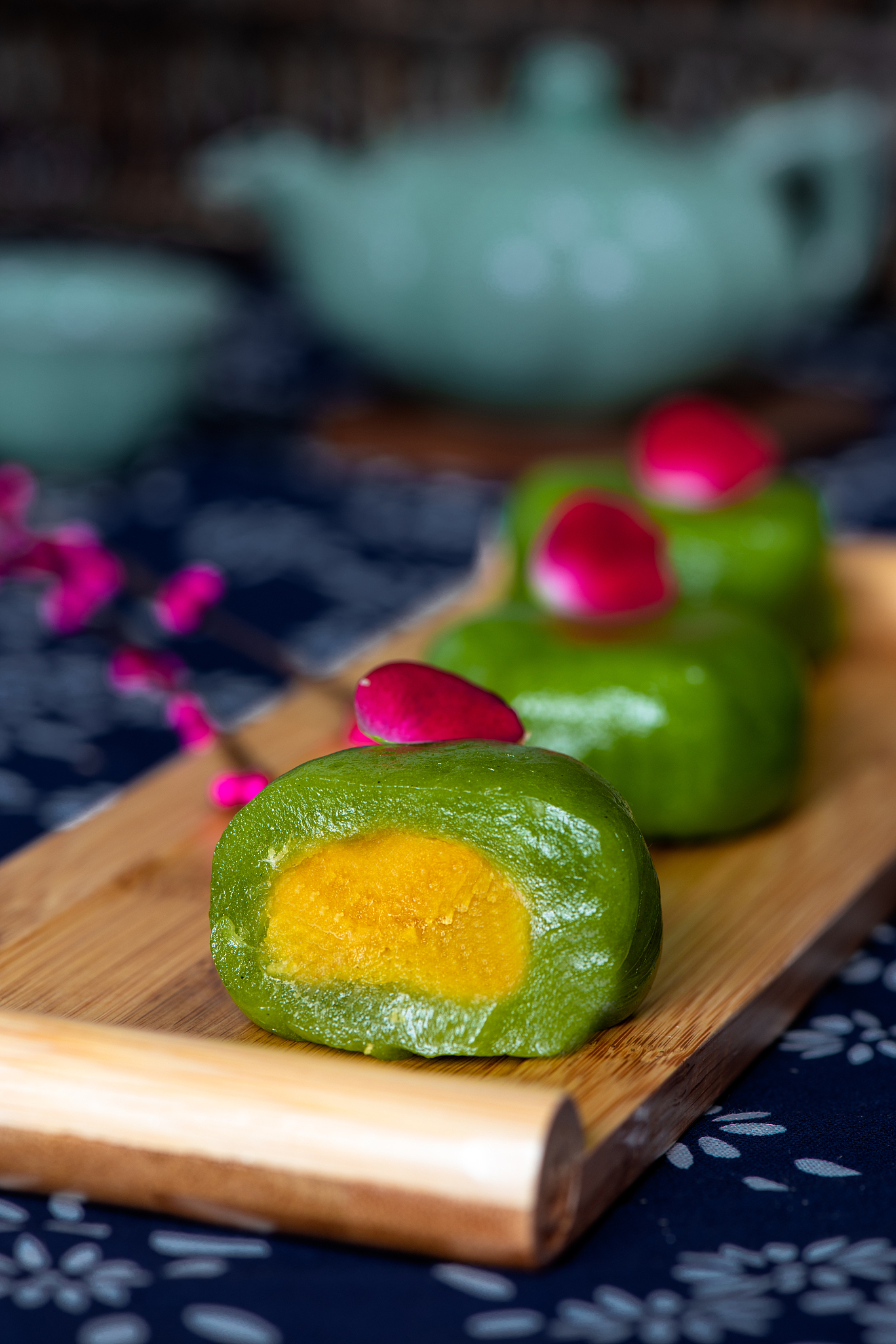 清明节食物青团的英语是什么