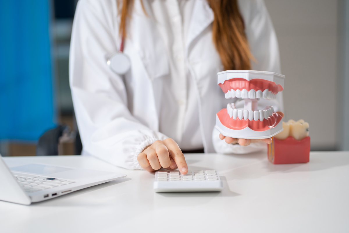 女生学口腔医学后悔死了？女孩学口腔医学不理智吗？2023参考