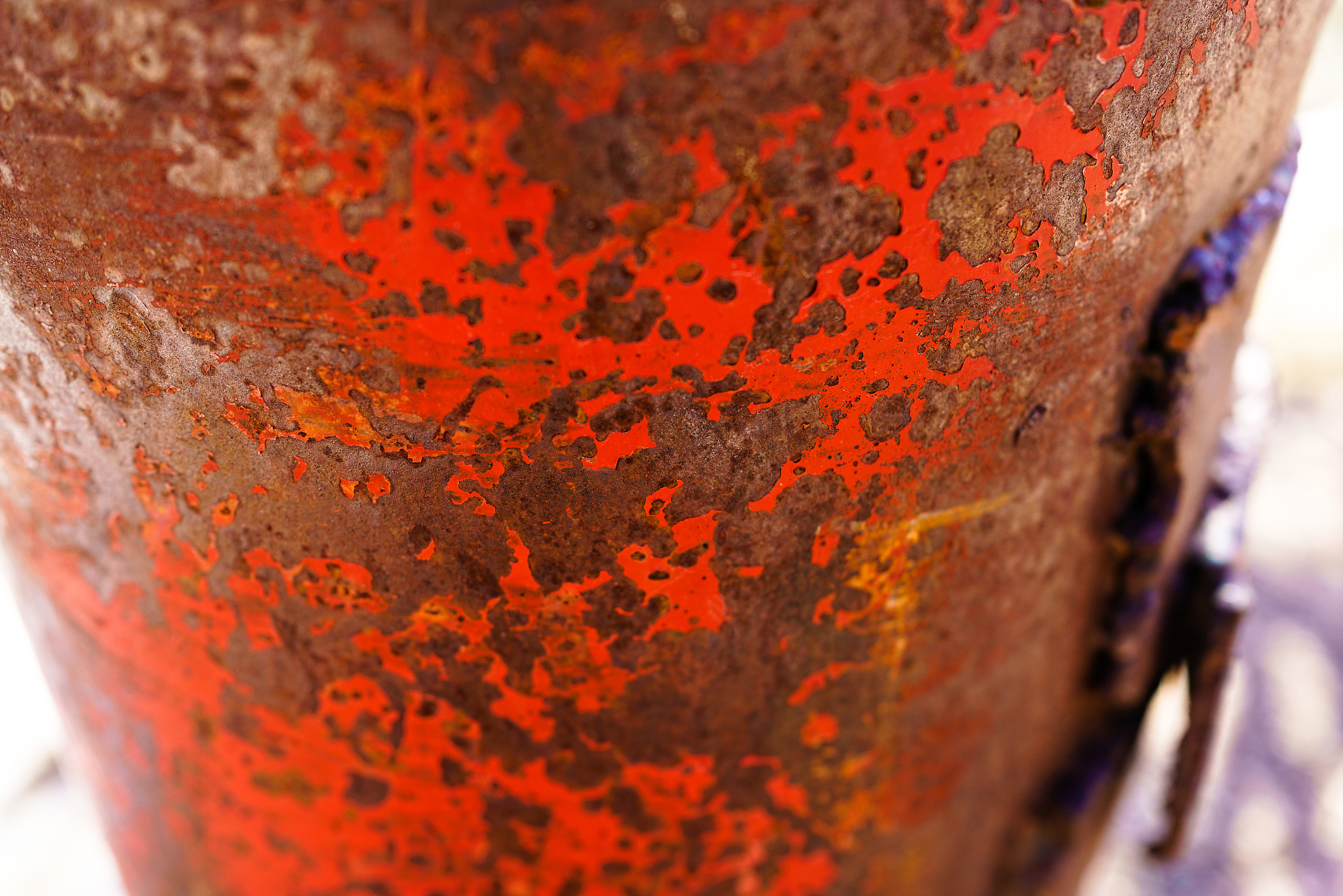 大漆大漆是一种植物属于漆树科。其种子含有油脂叶子和果实含有有毒的酚类化合物但树皮中所含的液汁可以提炼出漆。漆可以用于涂漆、染色、制造漆器等方面。大漆主要分布在日本、中国、朝鲜等地。继续