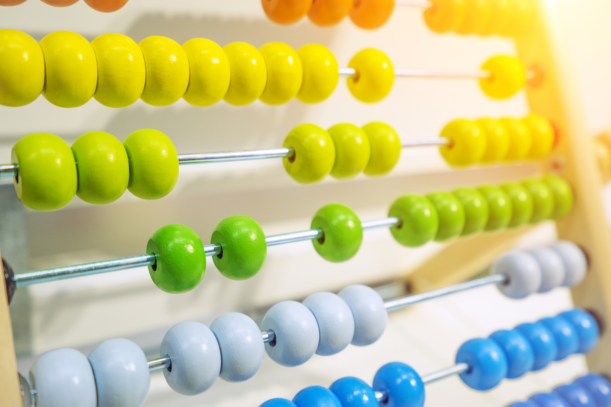 小学二年级数学思维题：算盘上的秘密