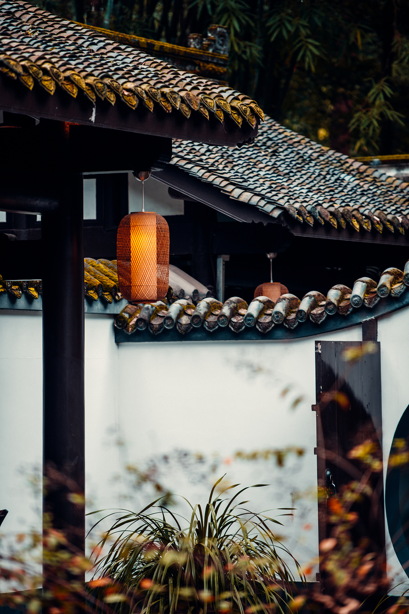 慢品人间烟火色闲观万事岁月长。出处？